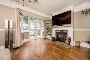 Family Room- click for photo gallery